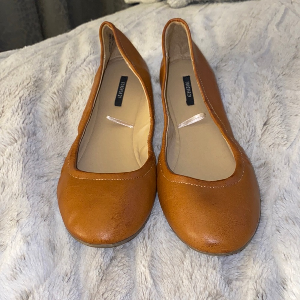 🆕 Forever 21 brown flats